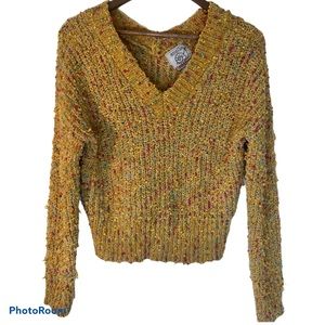 Snails & Cinnamon Popcorn Texture V Neck Sweater M